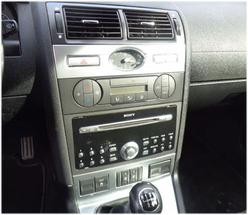 Ford-Mondeo-mit-Sony-Radio-2007 ford mondeo autoradio einbauset doppel din Ford Mondeo Autoradio Einbauset Doppel DIN Ford Mondeo mit Sony Radio 2007