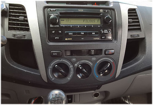 Toyota-Hilux-Radio-2008 toyota hilux radioeinbauset 1 din 2005-2011 Toyota Hilux Radioeinbauset 1 DIN 2005-2011 Toyota Hilux Radio 2008