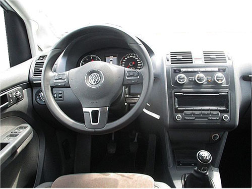 VW-Touran-RCD-Radio-2006 vw touran lenkradfernbedienung mit autoradio einbauset doppel din VW Touran Lenkradfernbedienung mit Autoradio Einbauset Doppel DIN VW Touran RCD Radio 2006
